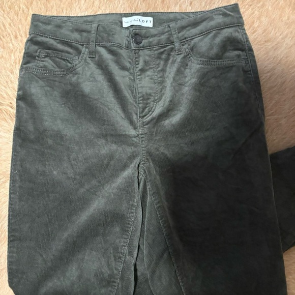 LOFT green corduroy high rise skinny pants perfect fall color size 4 - Picture 3 of 7